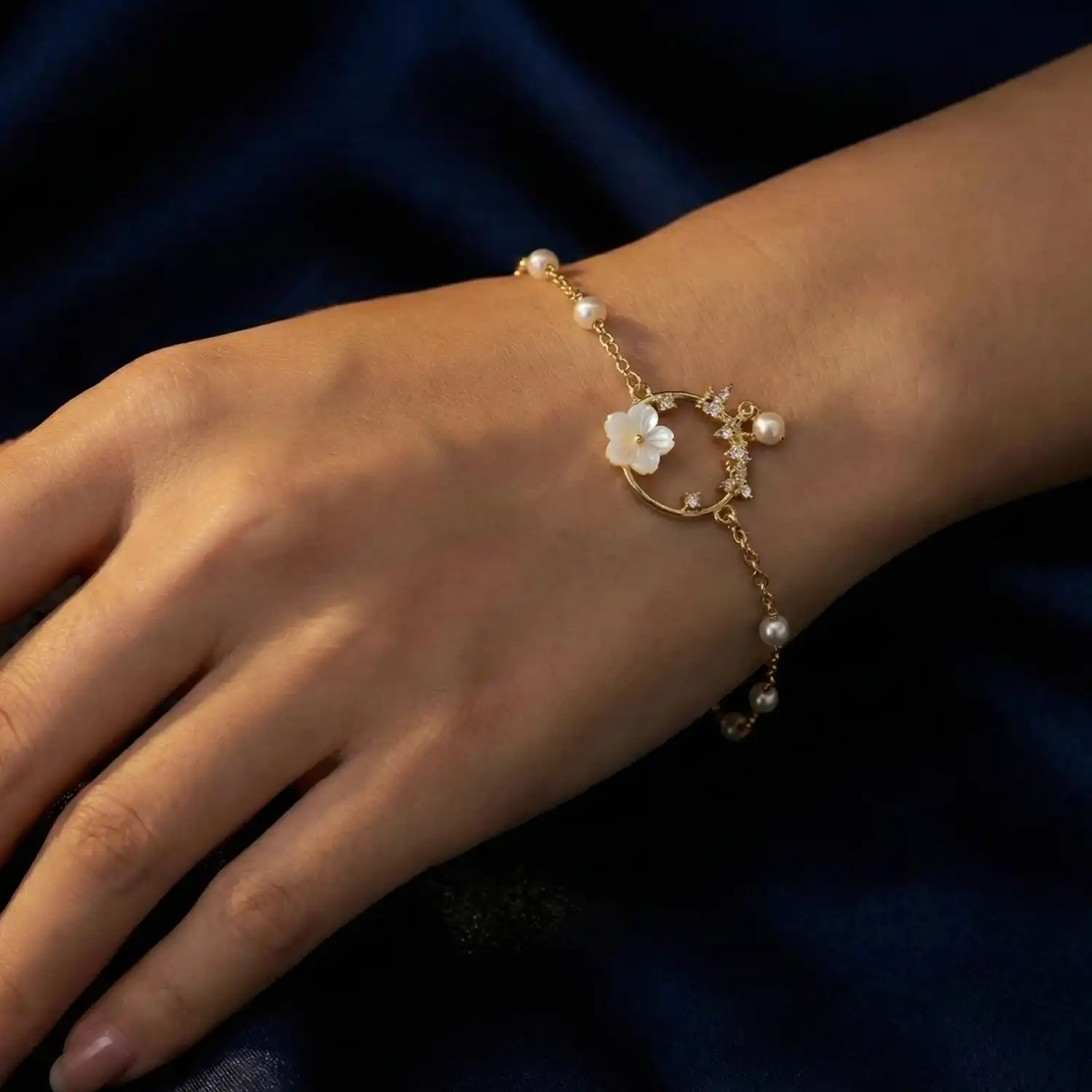 whiteflowerbracelet2-1_compressed (1)