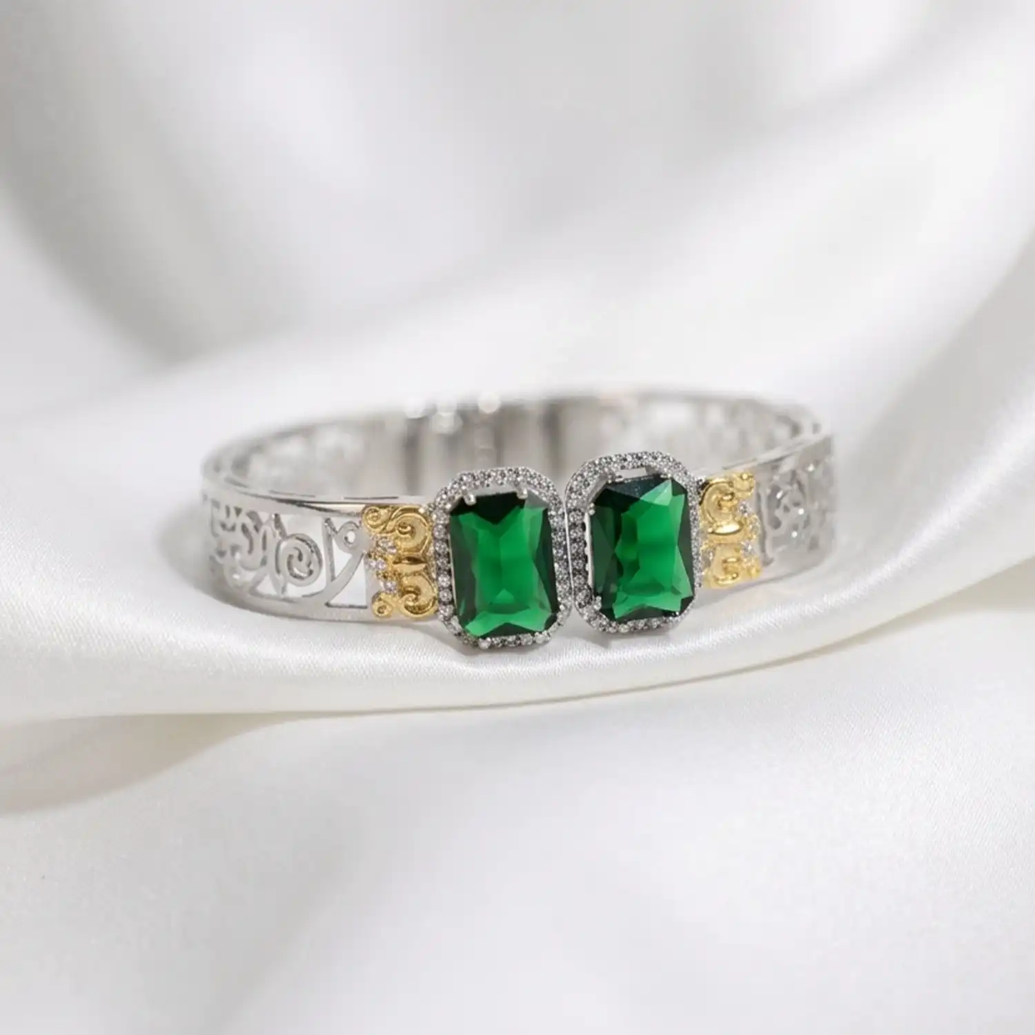 Emerald-Anoud-Arabic-Silver-Bangle_compressed